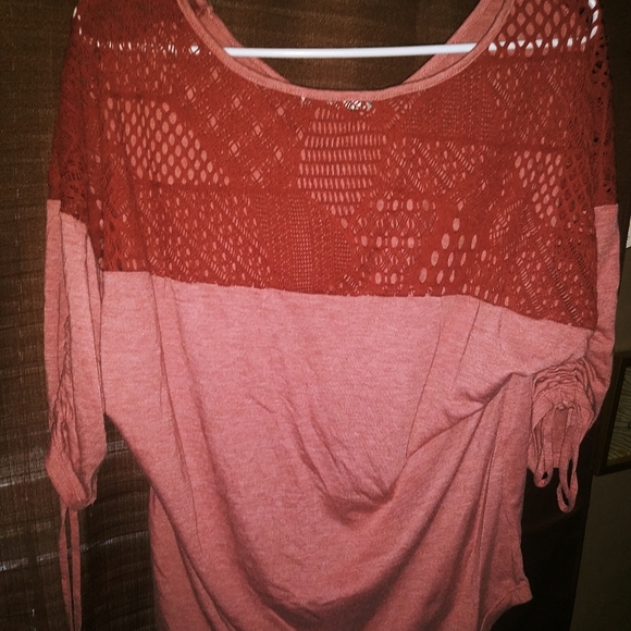 Open stitch top - Picture 2 of 3